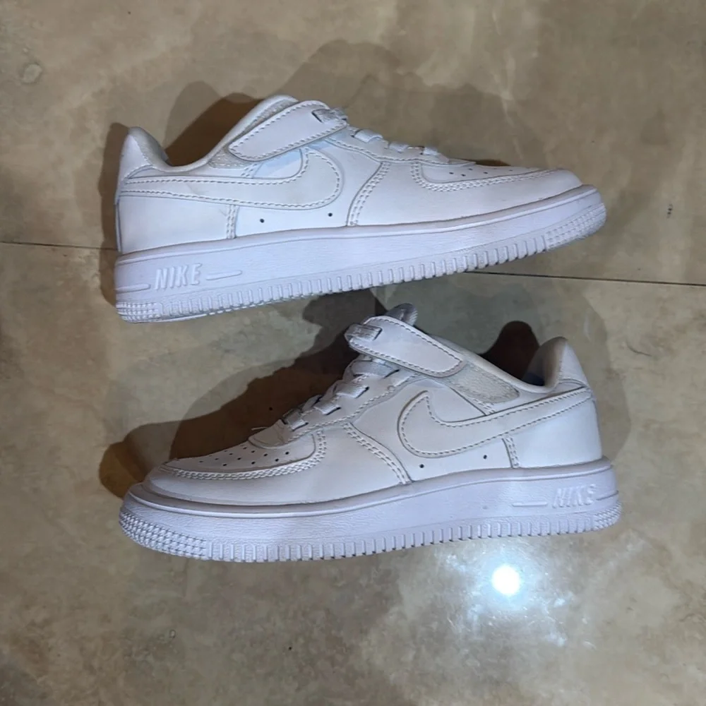 Nike Force 1 Low EasyOn Little Kids' Shoes - Picture 3 of 4